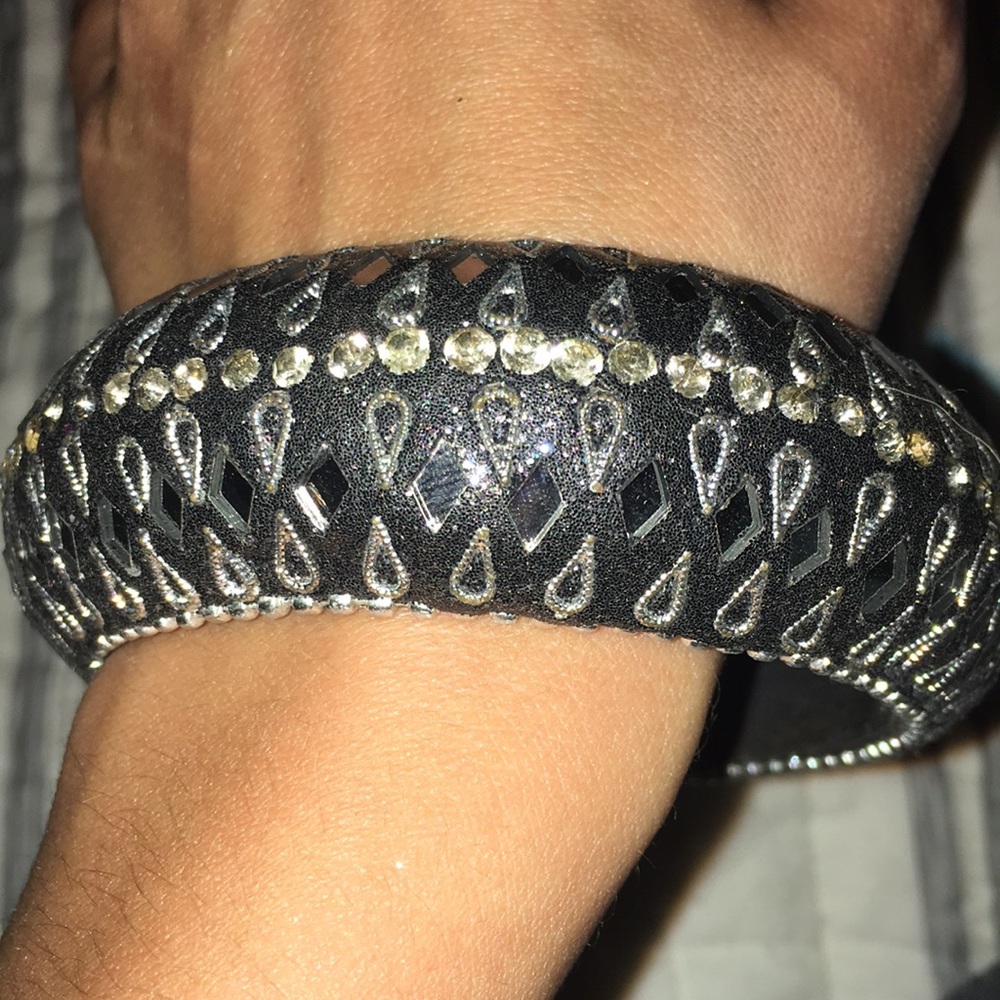 Silver bangle - Picture 2 of 2